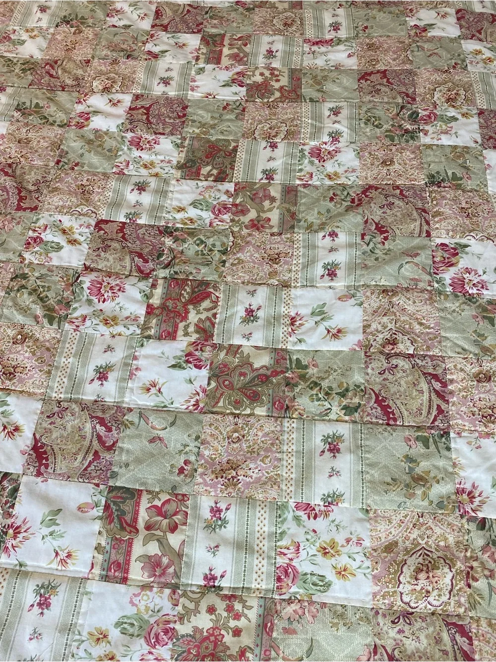 Vintage patchwork style comforter w/ sham floral Queen